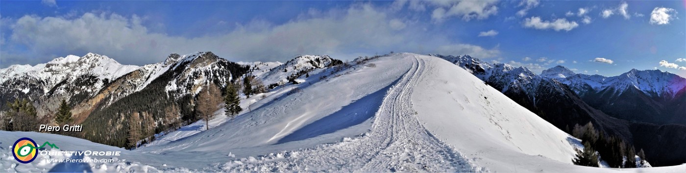 42 Proseguo oltre sul segnavia 119 sui dossi verso il Monte Torcola Vaga.jpg